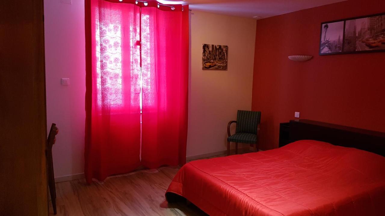 La Roseraie Apartment Epinal Bagian luar foto